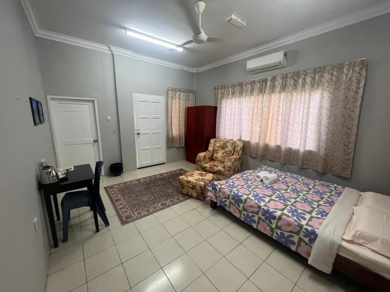 מלון Putra Sentosa Retreat Camp, Sematan חדר תמונה