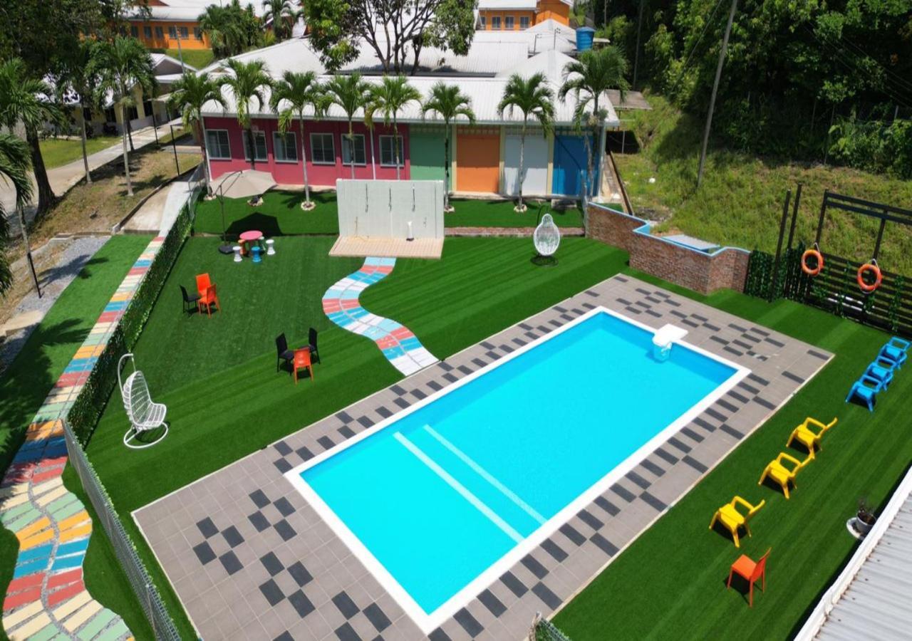 מלון Putra Sentosa Retreat Camp, Sematan מראה חיצוני תמונה